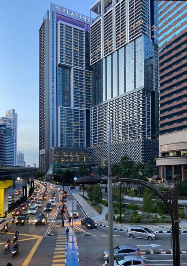 The Platinum 2 Infinity Pool Klcc Premium Suite By Reluxe Kuala Lumpur Buitenkant foto